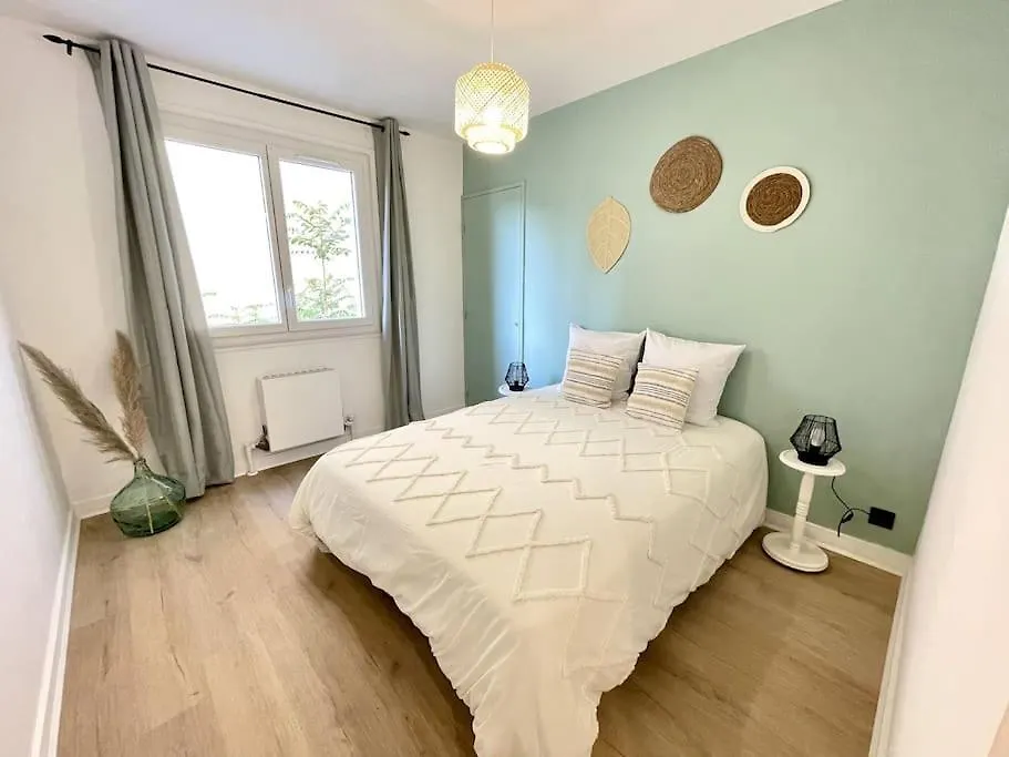 L'Instant Present - Calme & Elegant Proche Gare Apartment Roanne France