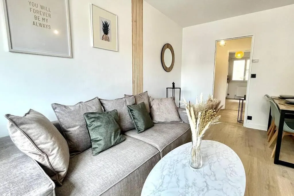 L'Instant Present - Calme & Elegant Proche Gare Apartment Roanne